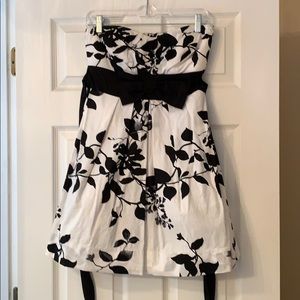 Speechless Black and White Floral Strapless Dress